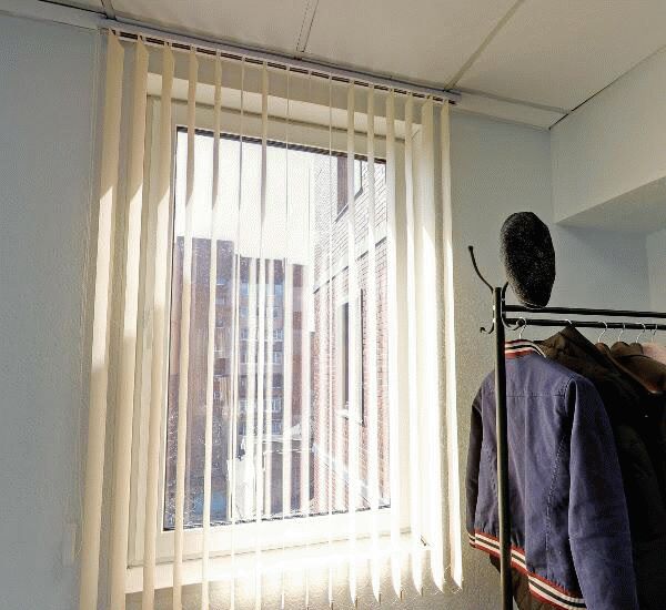 Отделение Уральского Банка Реконструкции и Развития по адресу ул. 1-я Морская,  д. 9